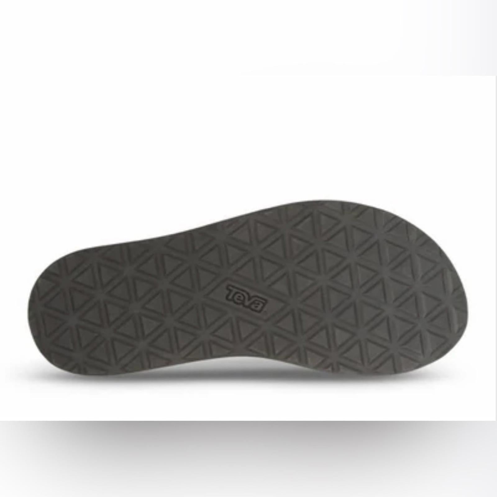 NIB Teva Flatform Sandals in Black Size 8