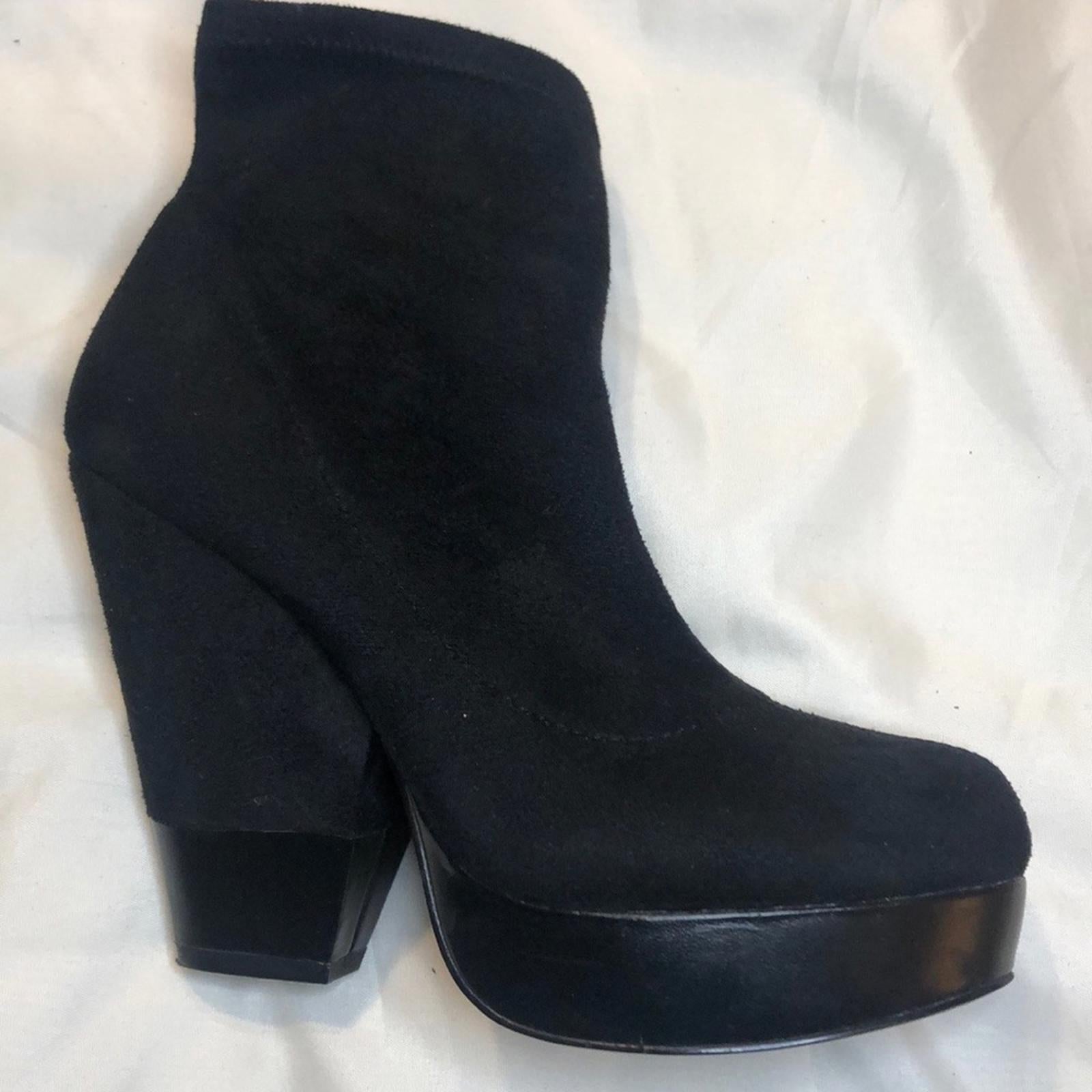 ASOS Black Sueded Stretch Ankle Booties Size 7