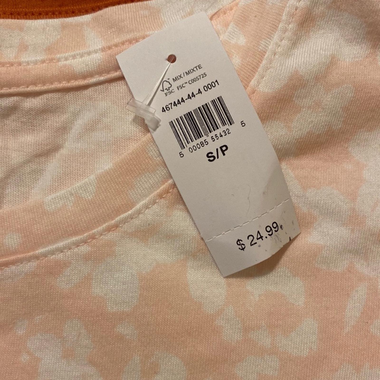 2 Gap Favourite Tees size Small