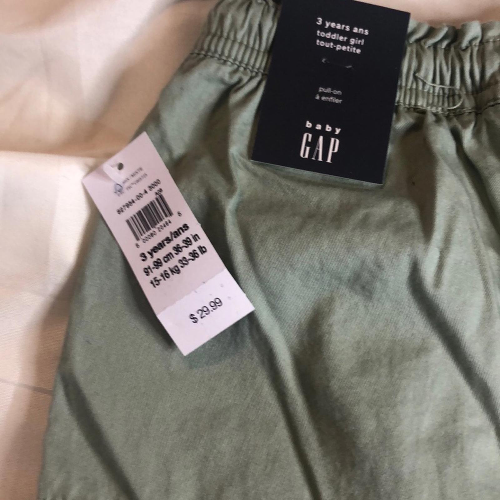 2 Pairs of Baby Gap Pull on Shorts Size 3yrs