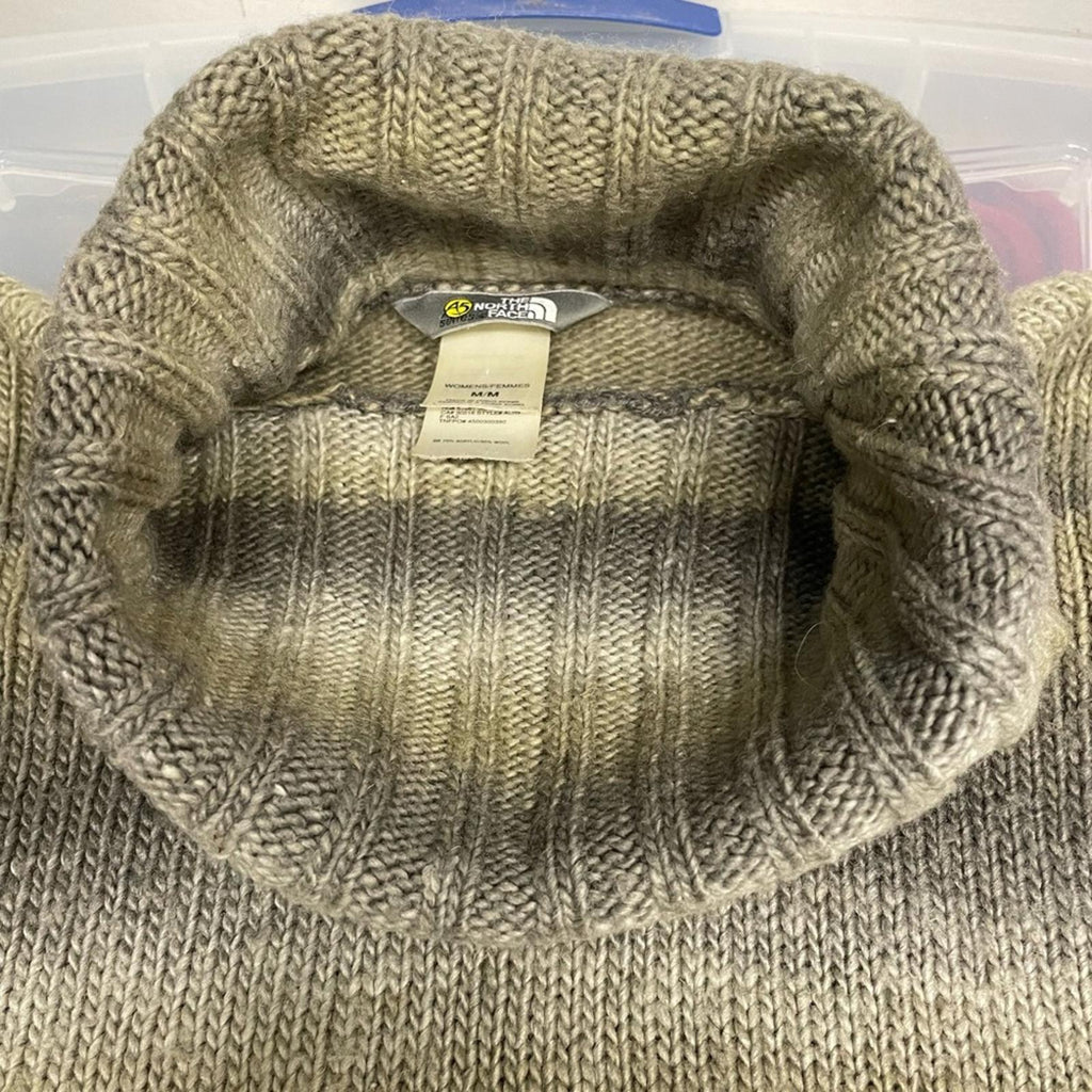 The North Face Marled Turtleneck Size Medium