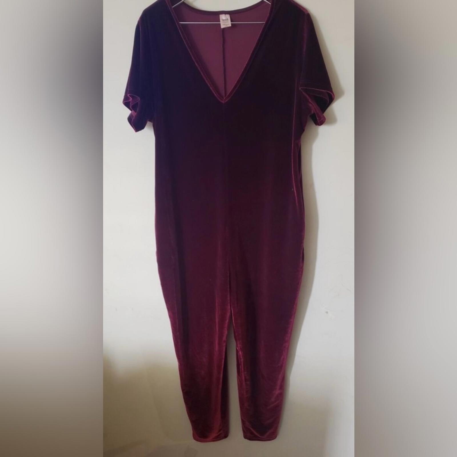 Smash and Tess Velvet Sunday Romper in Merlot Size Med