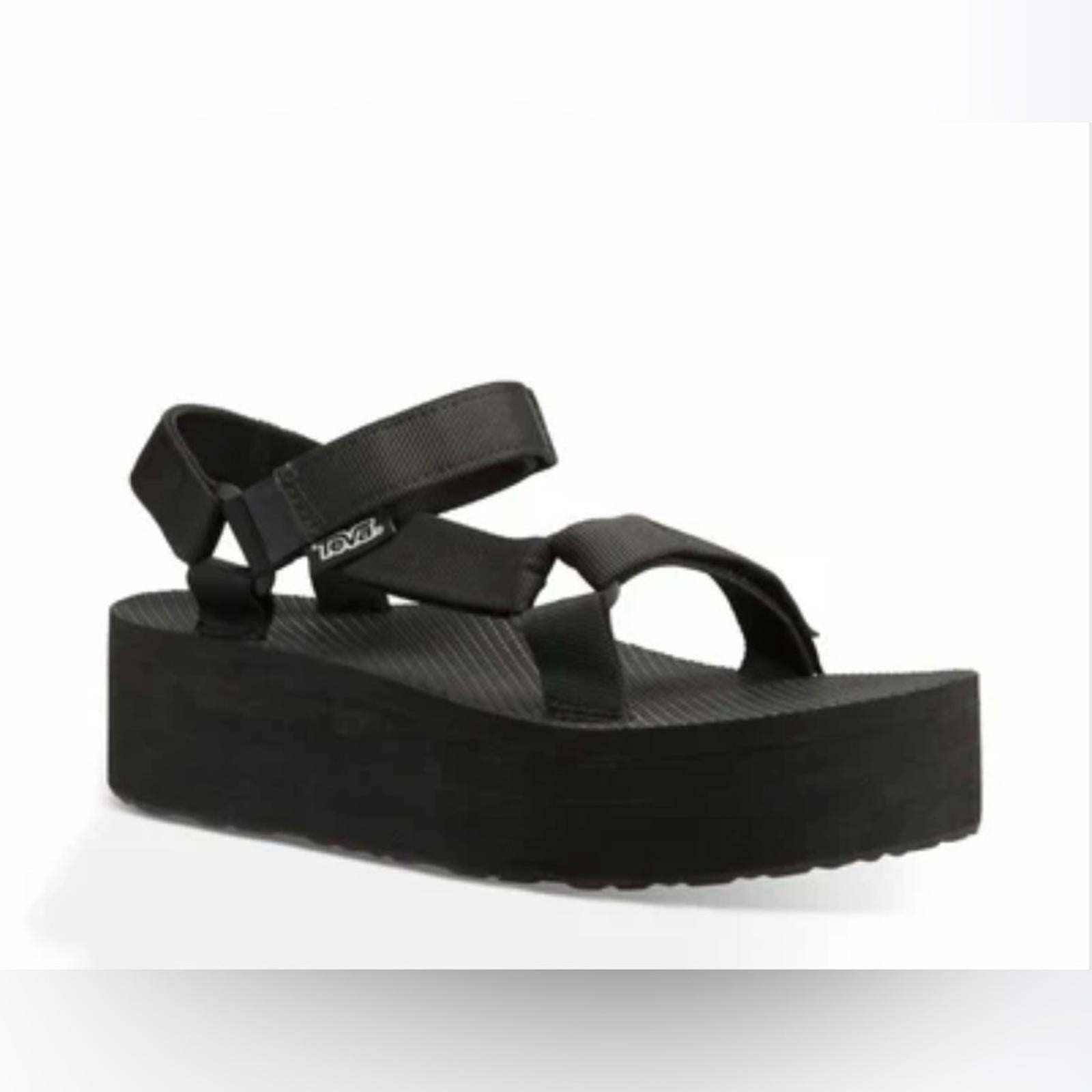 NIB Teva Flatform Sandals in Black Size 8