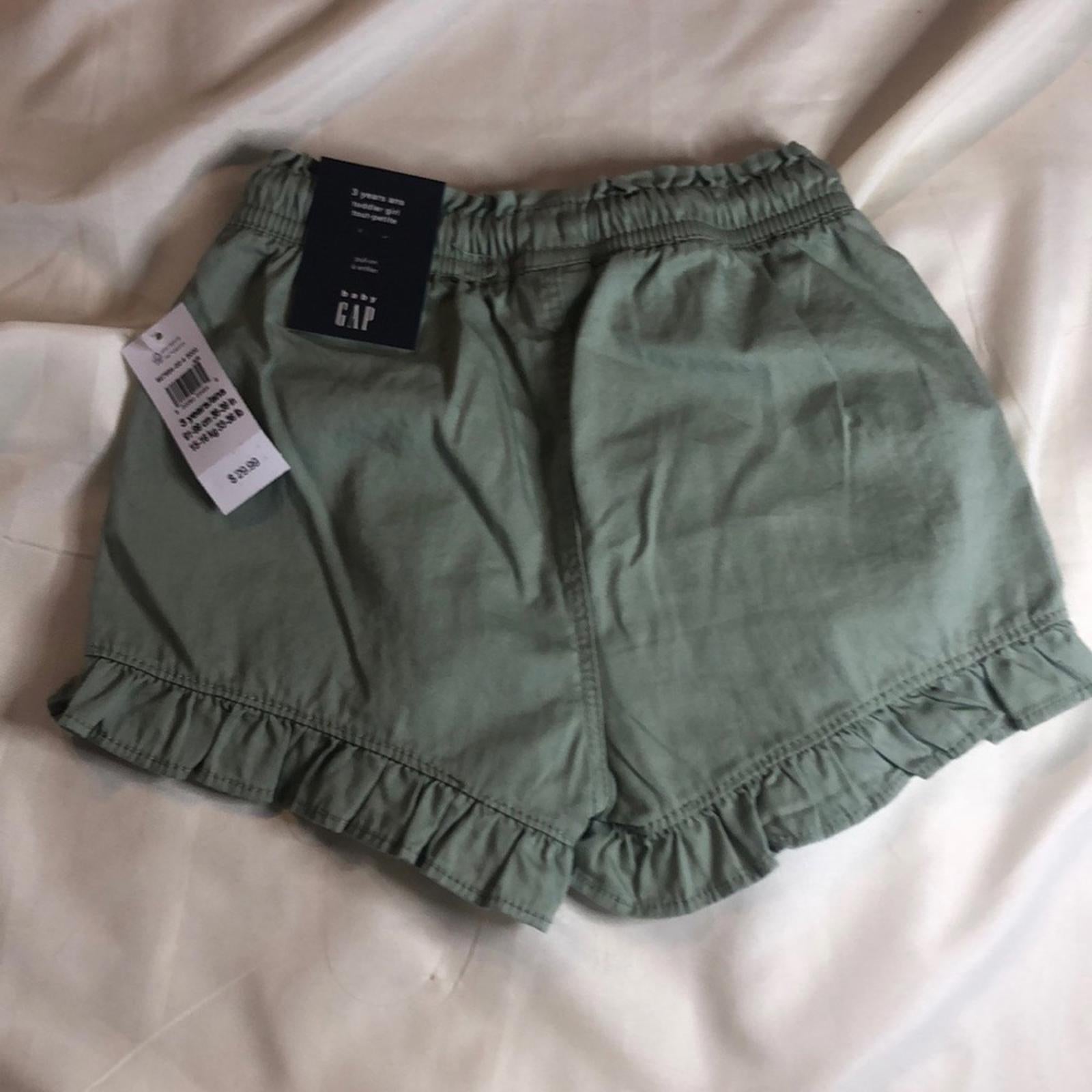 2 Pairs of Baby Gap Pull on Shorts Size 3yrs